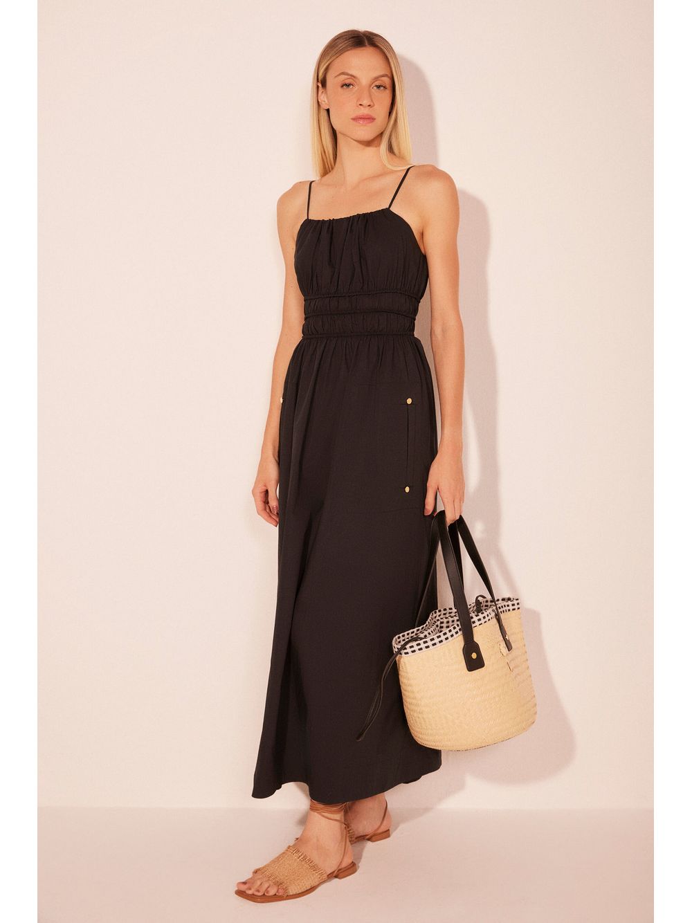 Água de Coco — Vestido Midi Essência Preto