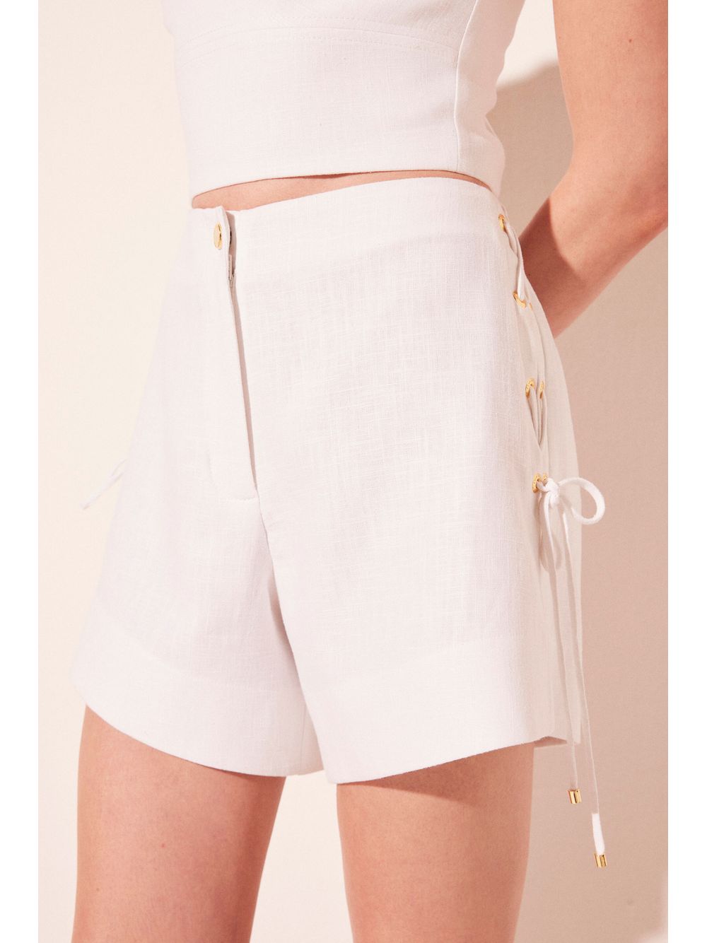 Água de Coco — Short Cintura Alta Solene Branco