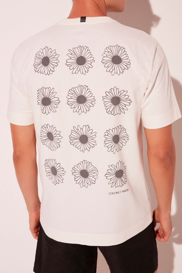 camiseta-manga-curta-margaridas-outline-138910_2