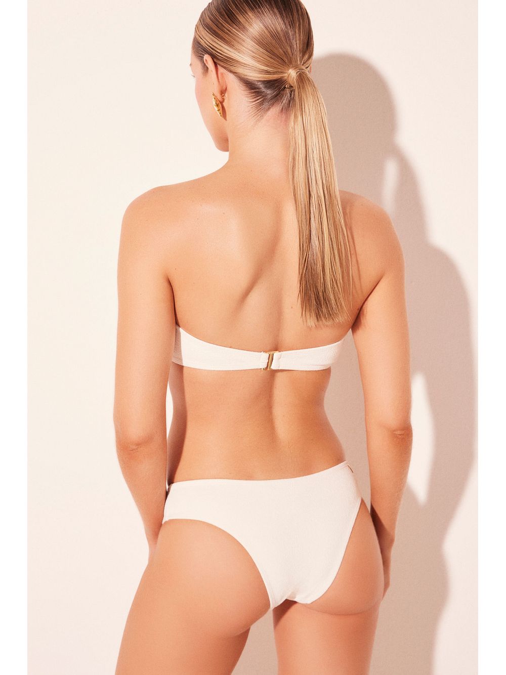 Água de Coco — Biquíni Sutiã Faixa Pérolas Bordadas Branco