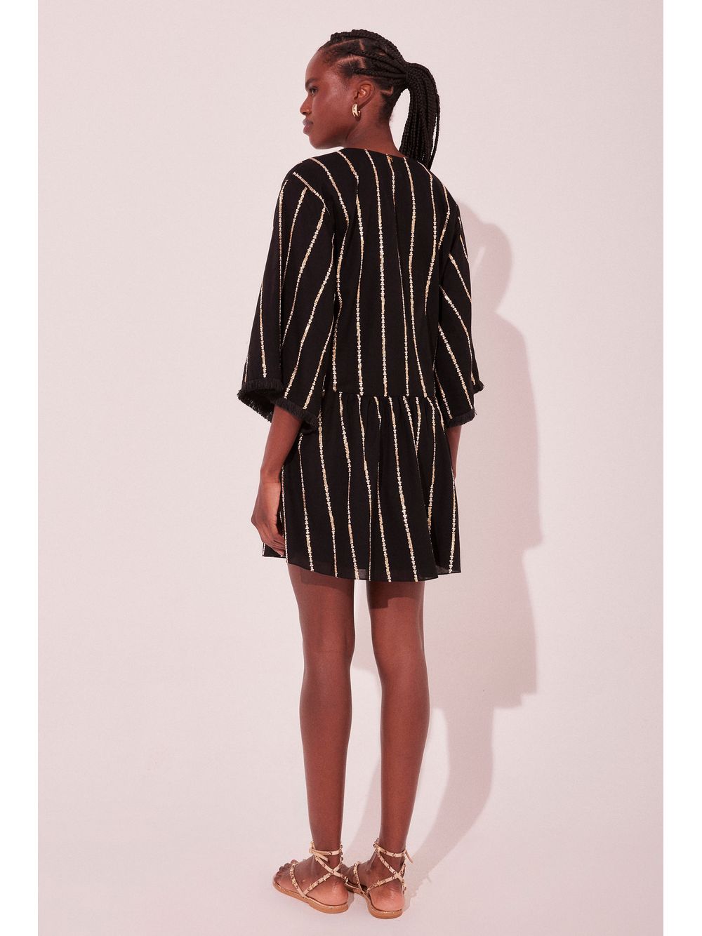 Água de Coco — Vestido Curto Leveza Preto