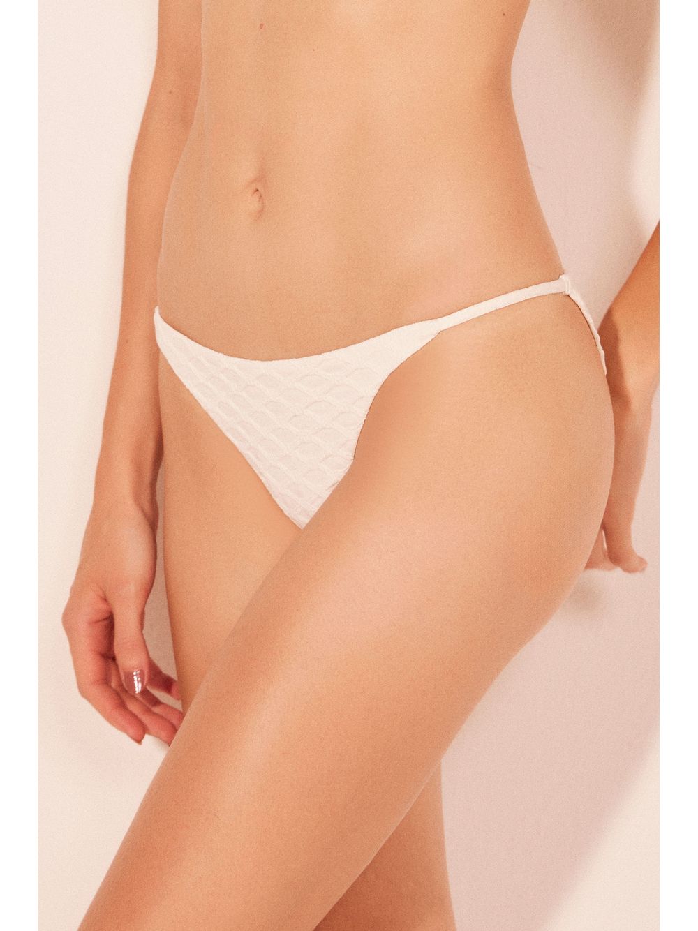 Água de Coco — Biquíni Calcinha Lateral Fixa Trama Off White