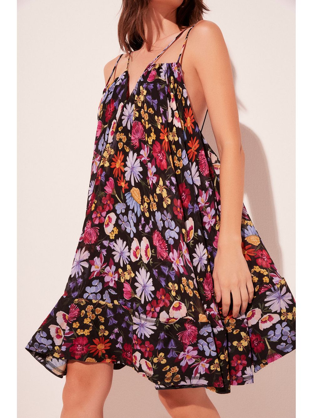 Água de Coco — Vestido Curto Jardim Floral