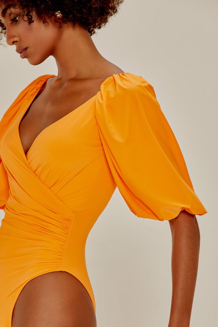 body-decote-manga-bufante-liso-aposta-125116_5