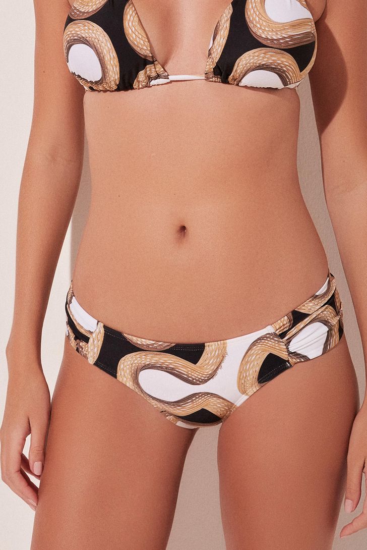 biquini-calcinha-lateral-media-palha-3d-133240_2