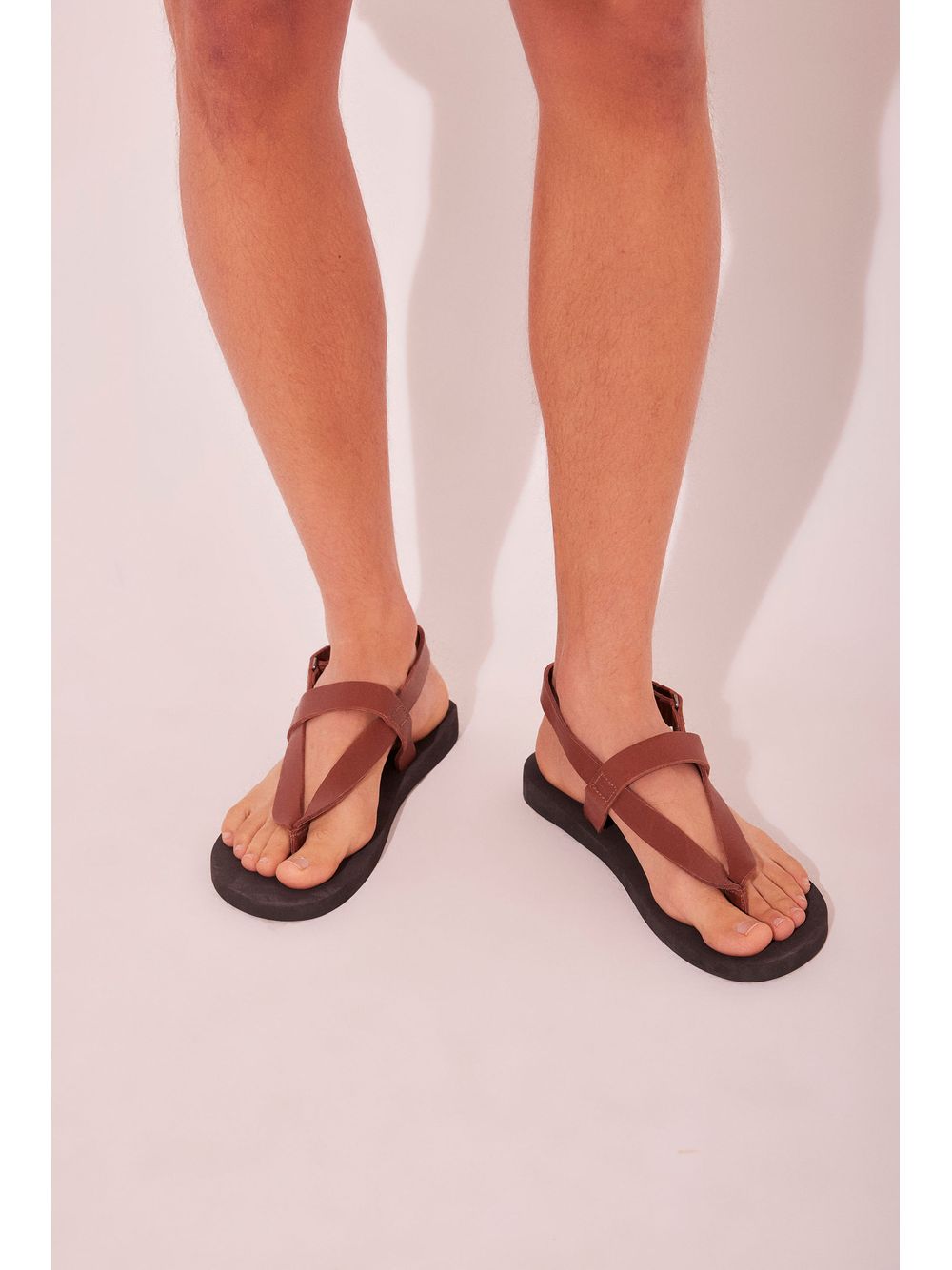 Água de Coco — Chinelo Tiras Acessórios Rústicos