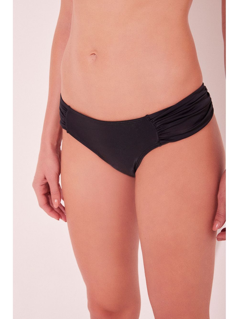 Água de Coco — Biquíni Calcinha Lateral Média Liso Clássico