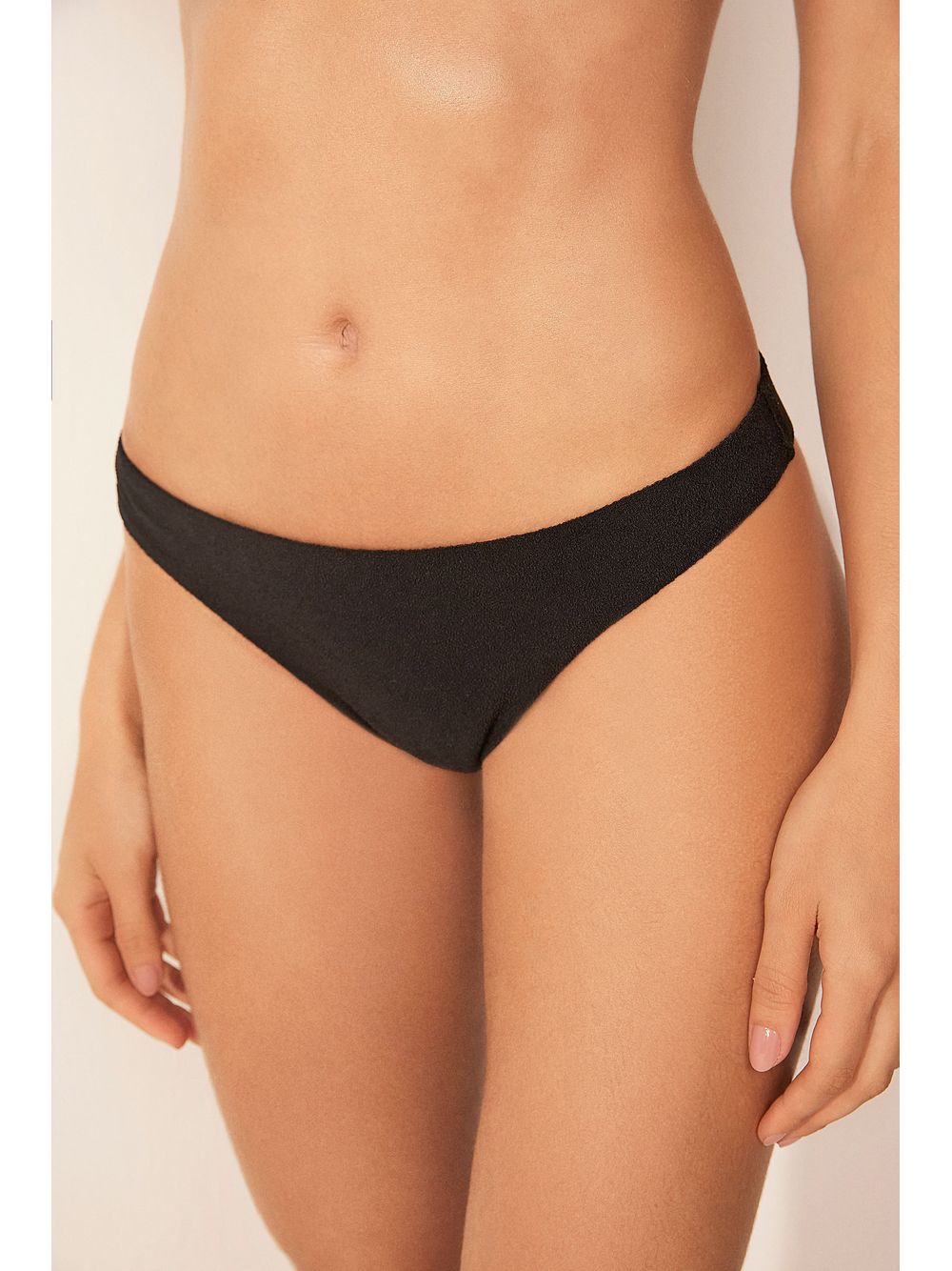 Água de Coco — Biquíni Calcinha lateral Média Âncora Preto