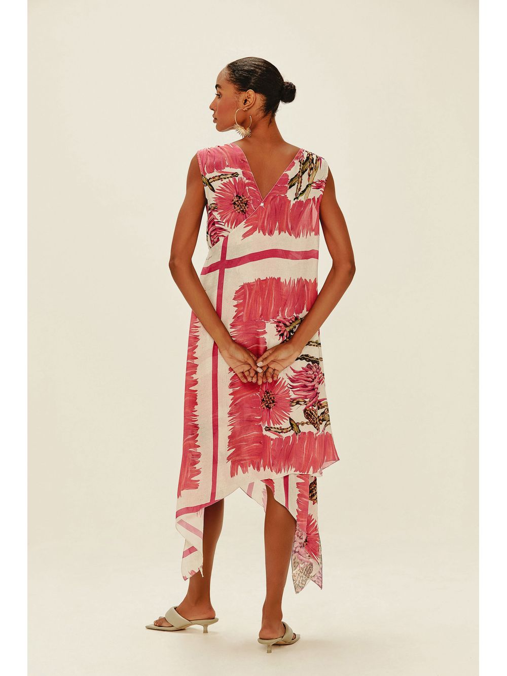 Água de Coco — Vestido Longo Transpassado Quadro Gérberas