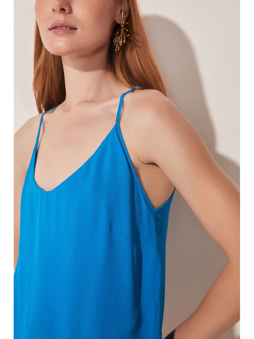 Água de Coco — Blusa Alça Decote V Águas Fluídas