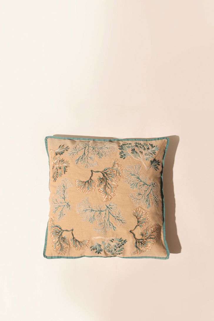 almofada-bordada-jardins-78035_1