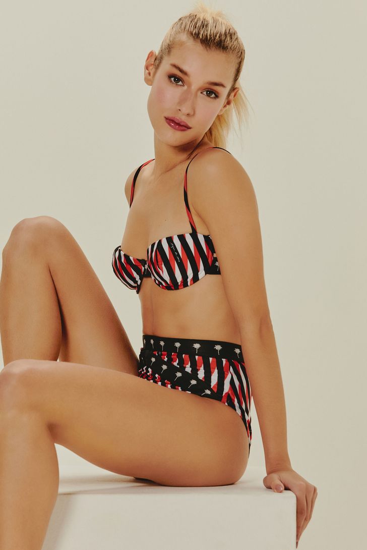 biquini-calcinha-hot-pants-netflix-126693_3