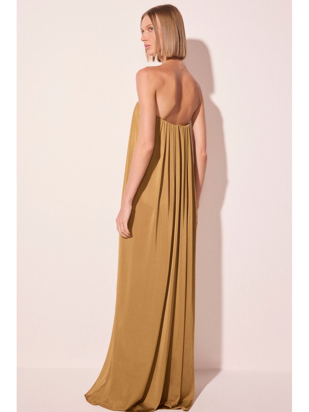 Água de Coco — Vestido Longo Luz Dourado