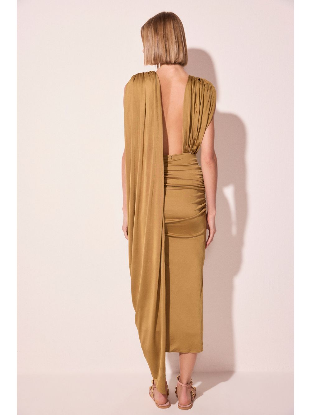 Água de Coco — Vestido Midi Luz Dourado