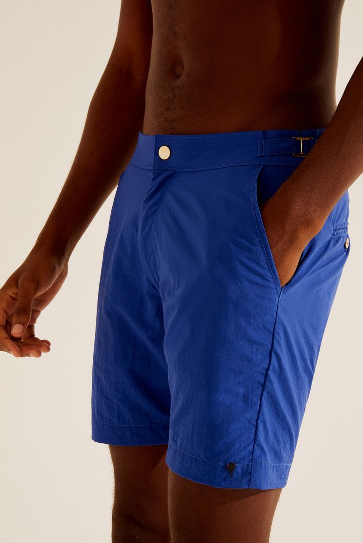 Bermuda Liso Reforçado azul - detalhes no bolso
