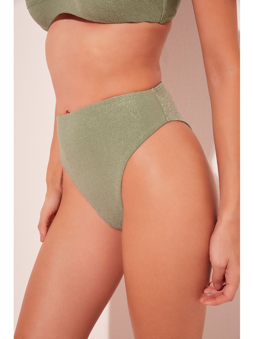 Água de Coco — Biquíni Top Faixa e Calcinha Hot Pants Cavada Sálvia