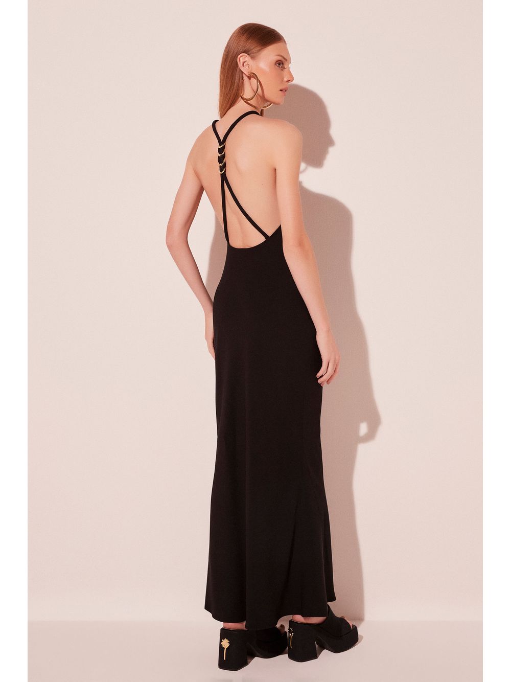 Água de Coco — Vestido Longo Pétalas Preto