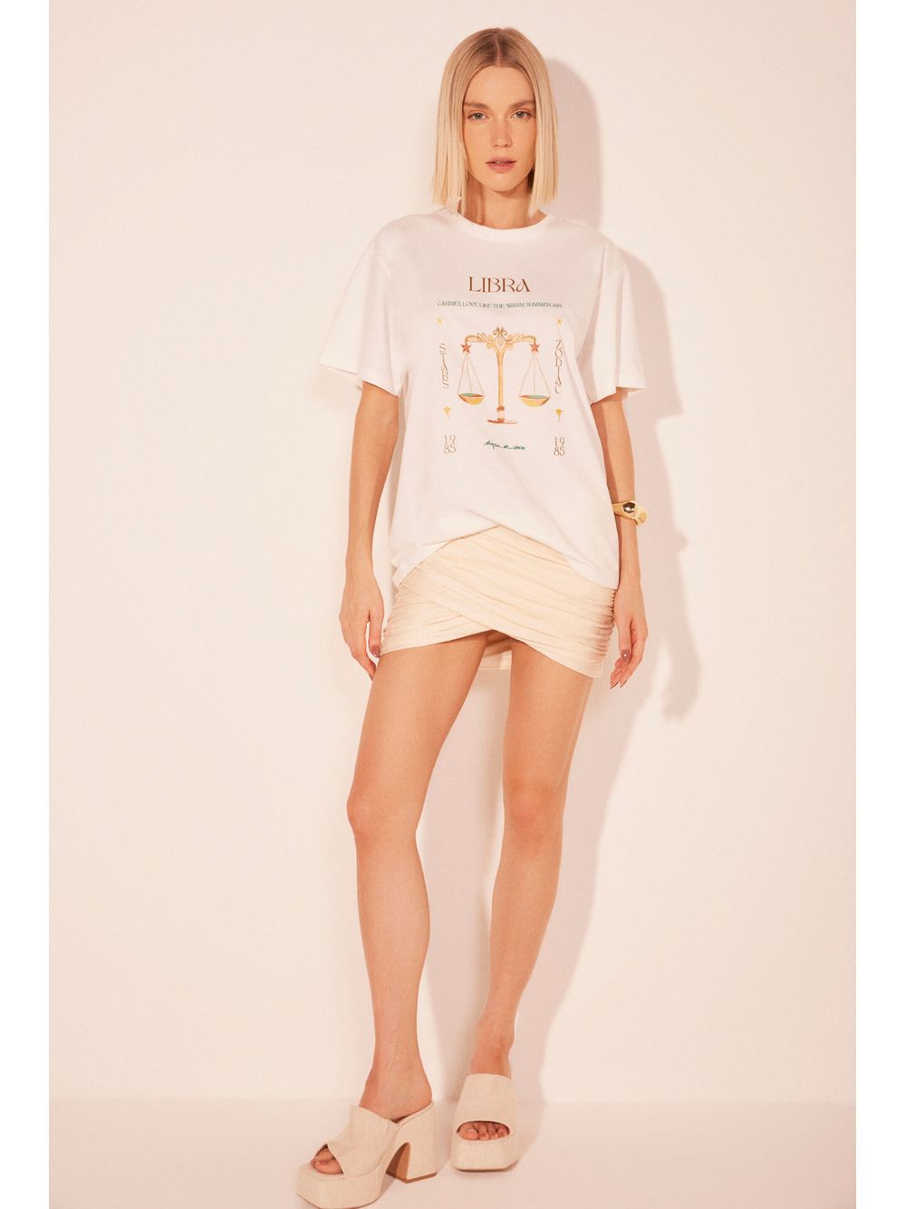 Água de Coco — Camiseta Manga Curta Signos Libra