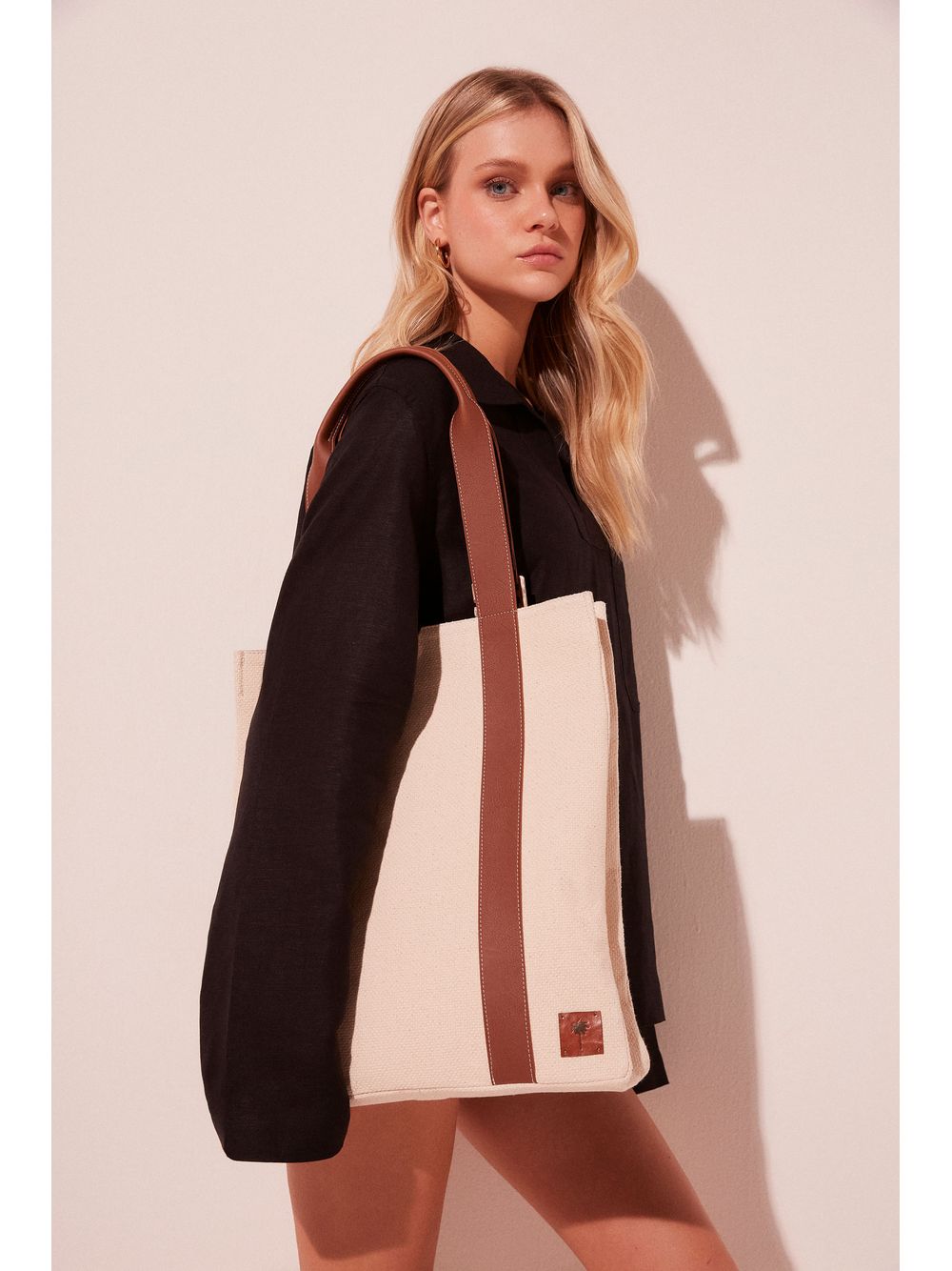 Água de Coco — Bolsa Tote Couros e Lonas