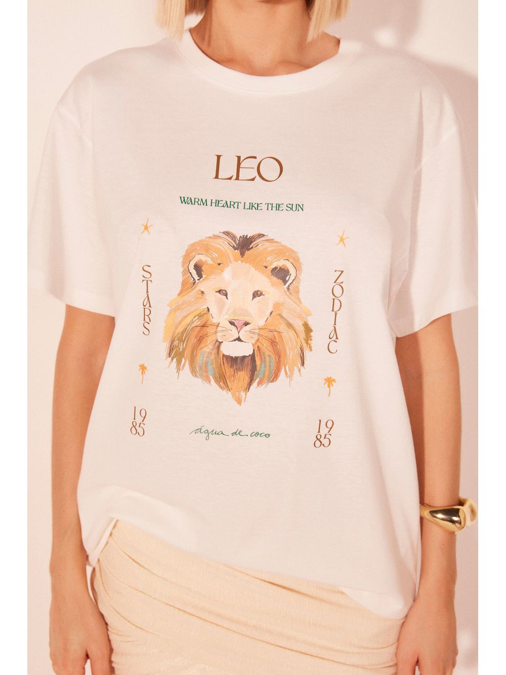Água de Coco — Camiseta Manga Curta Signos Leão