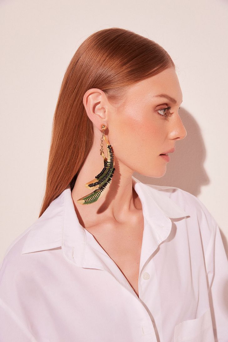 brinco-metal-banana-bordada-acessorios-reluzentes-140910_2